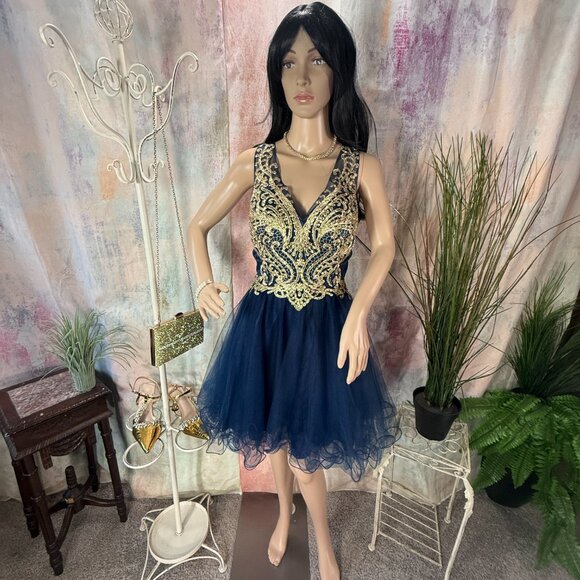 📌Narianna Richly Embroidered Bodice Homecoming - Formal - Prom - Cocktail Dress - Picture 1 of 15